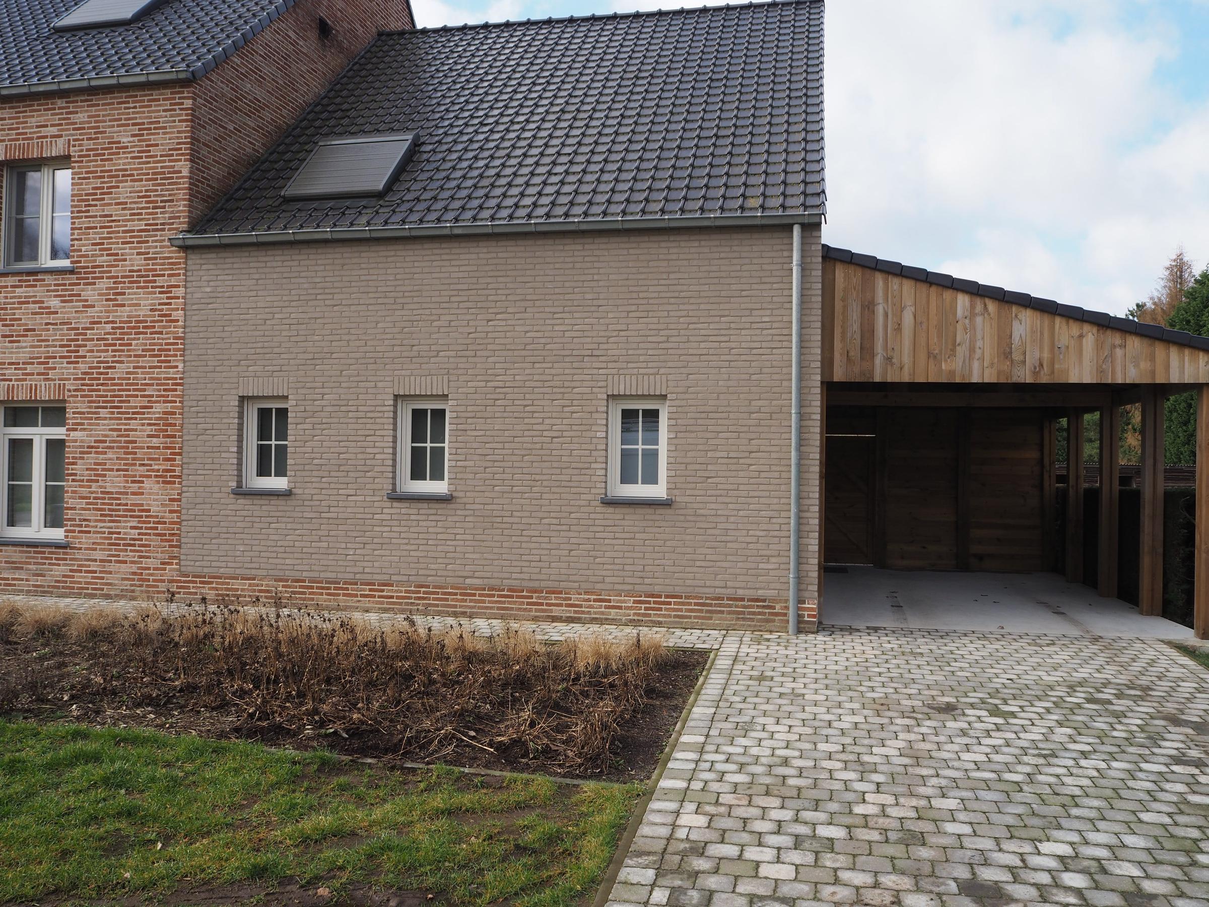 De gevel na de renovatie met E-board® gevelisolatie